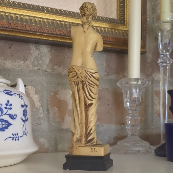 Venus de Milo - Picture 2 of 9